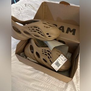 NEW! Yeezy Foam RNR Clay Taupe. Size 9M.
